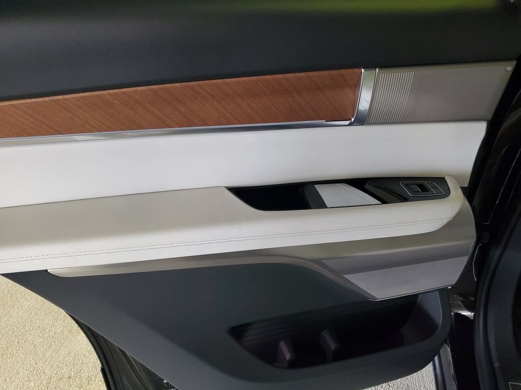 New 2027 Cadillac Vistiq Sport AWD/4WD image 9
