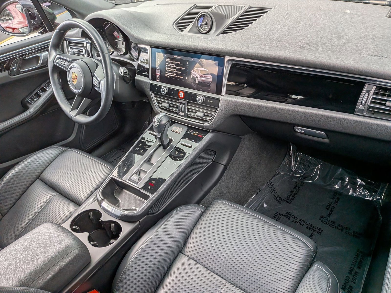 Used 2023 Porsche Macan AWD/4WD image 27
