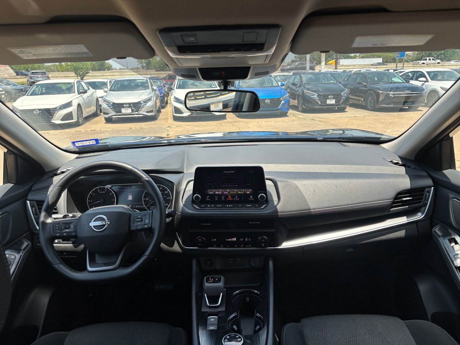 Used 2025 Nissan Rogue SV AWD/4WD image 35