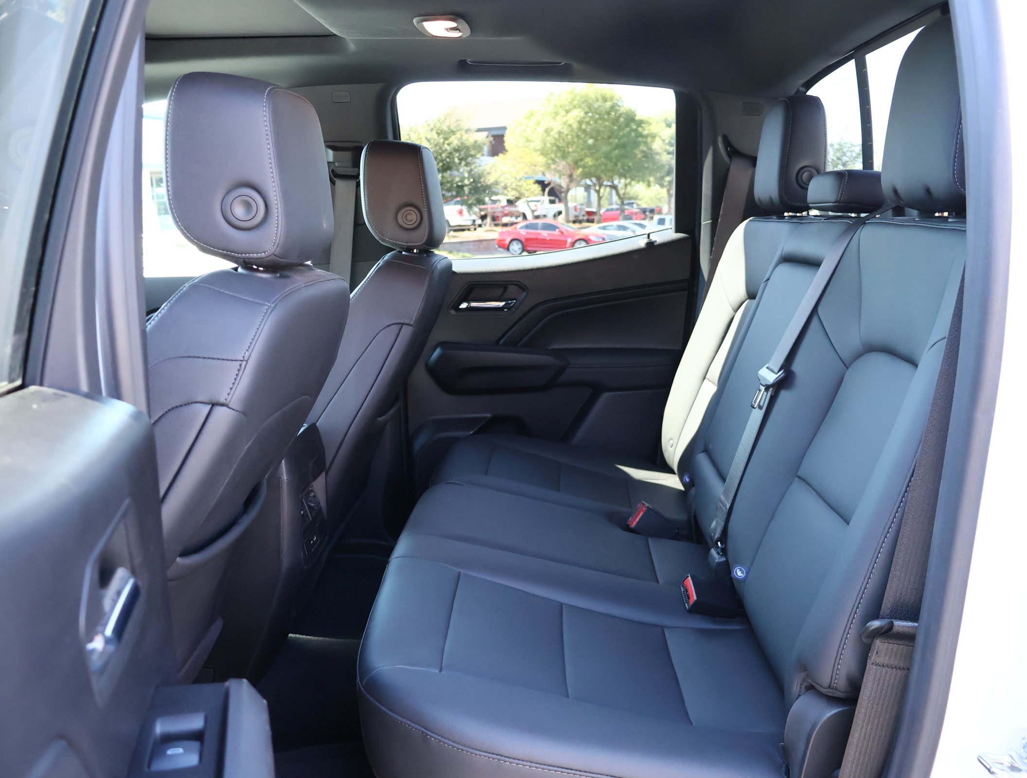 Used 2024 GMC Canyon Elevation w/ Elevation Premium Package AWD/4WD image 24