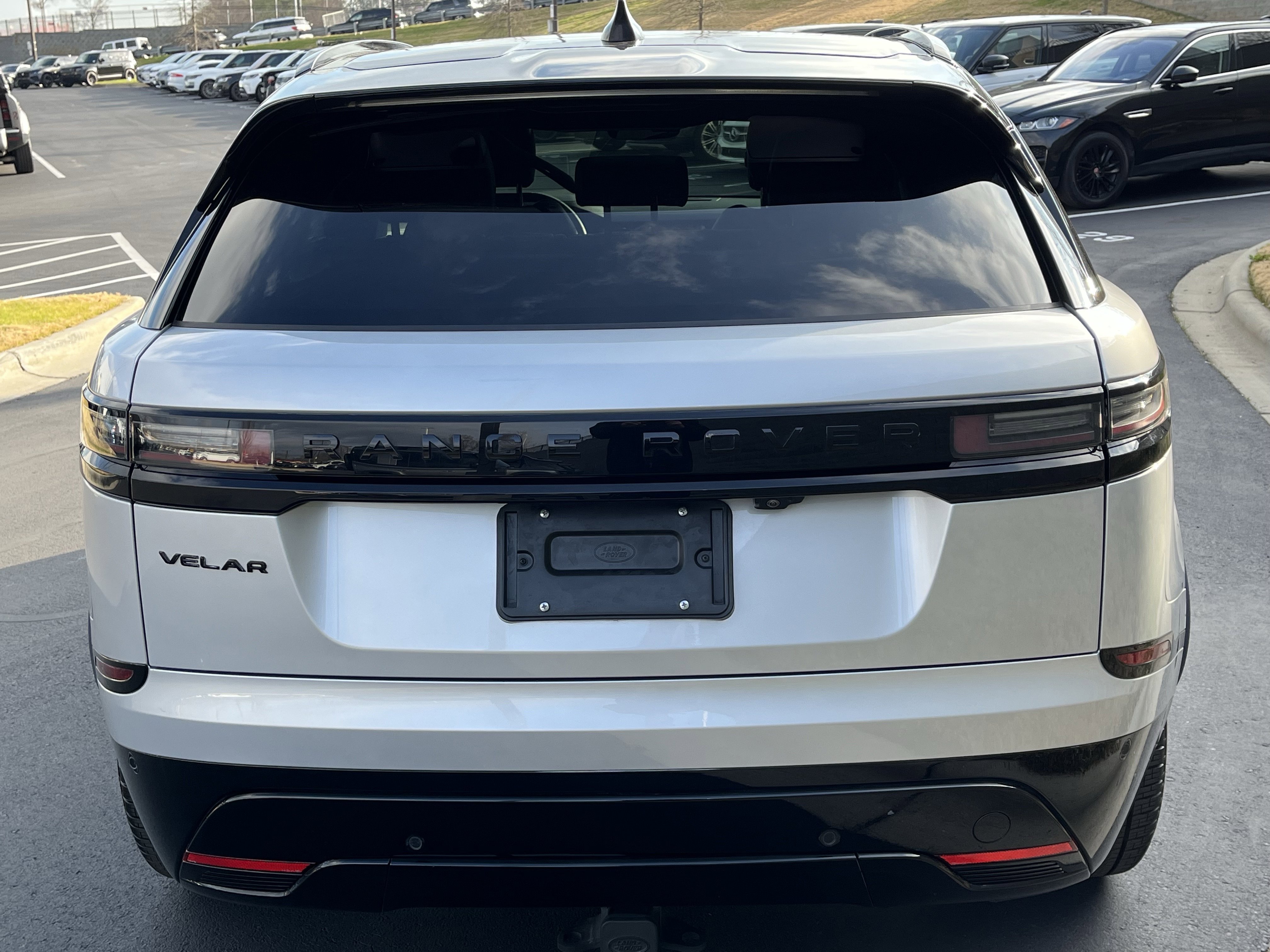 Certified 2024 Land Rover Range Rover Velar Dynamic SE image 6