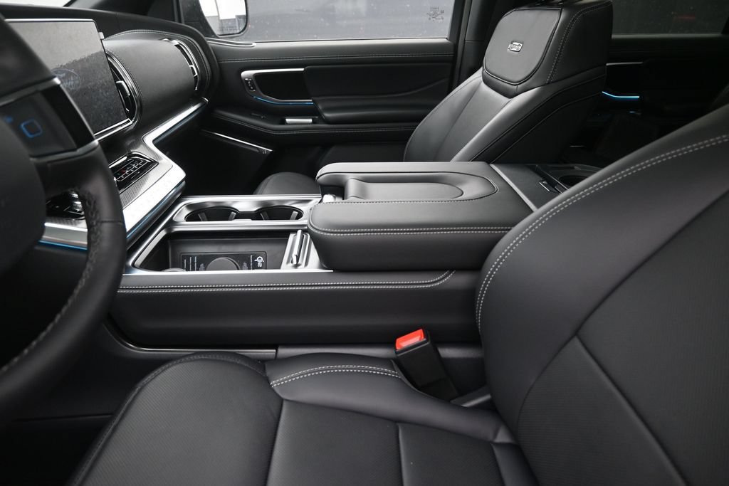 New 2027 Ford Expedition Platinum w/ Stealth Appearance Package RWD image 21