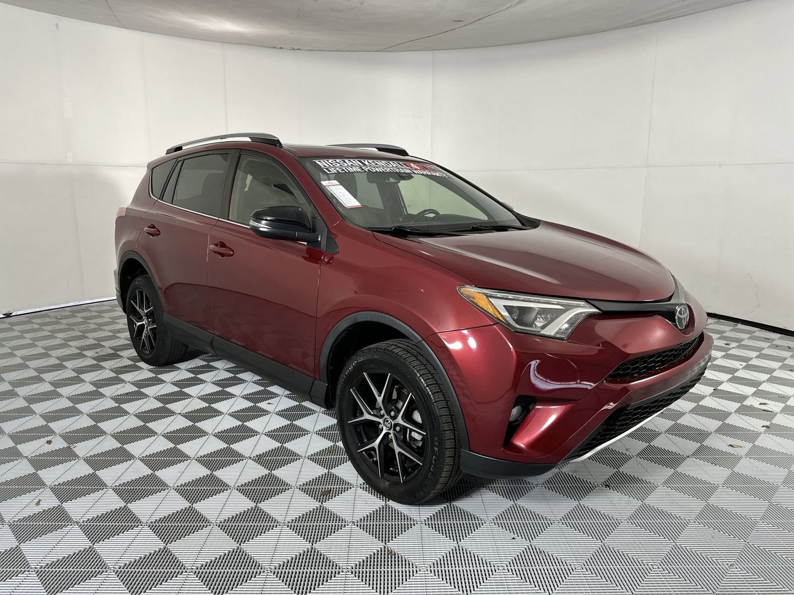 Used 2018 Toyota RAV4 SE w/ Power Extra Value Package FWD image 2