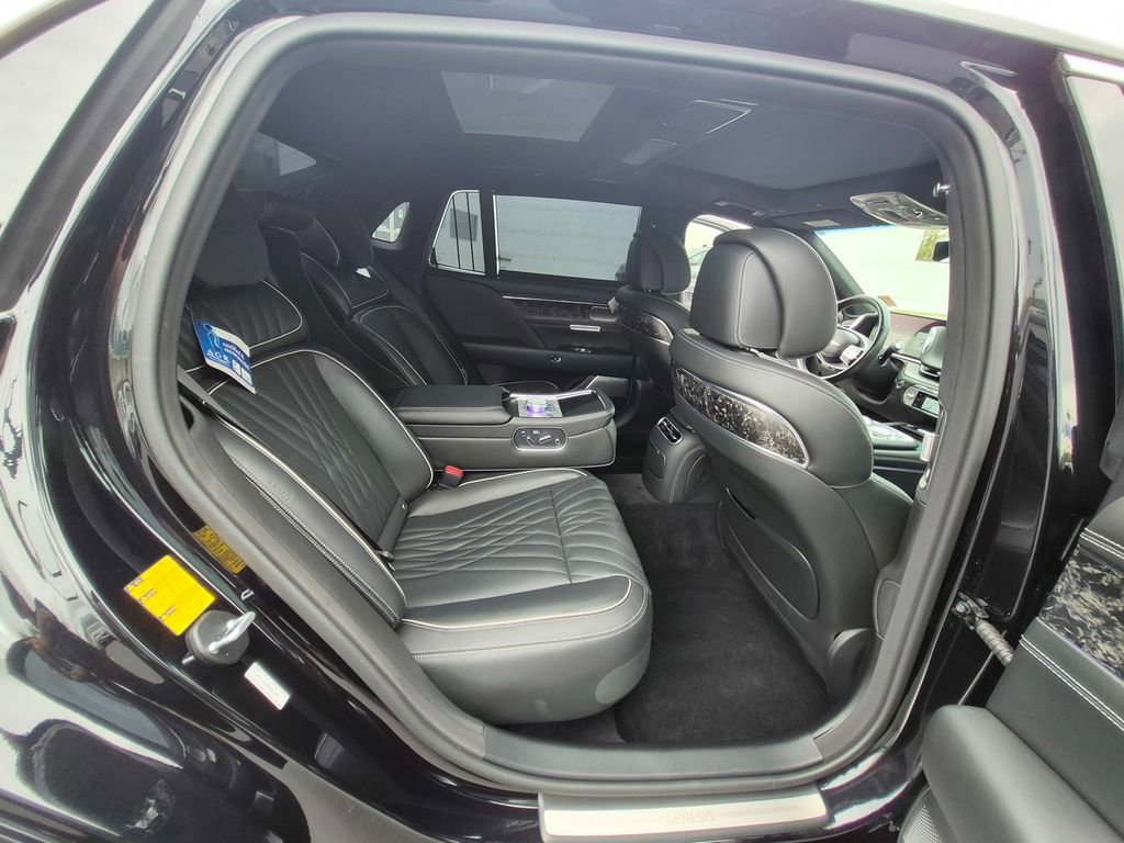 Used 2023 Genesis G90 3.5T AWD/4WD image 29