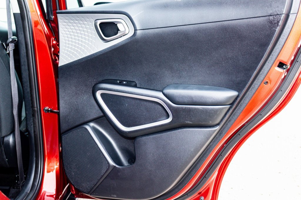 Used 2020 Kia Soul LX image 18