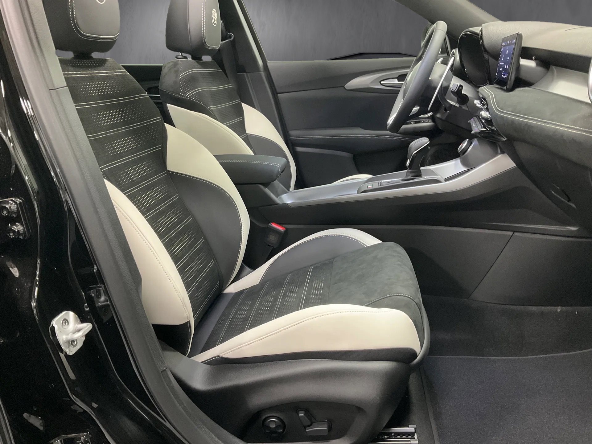 New 2026 Alfa Romeo Tonale image 11