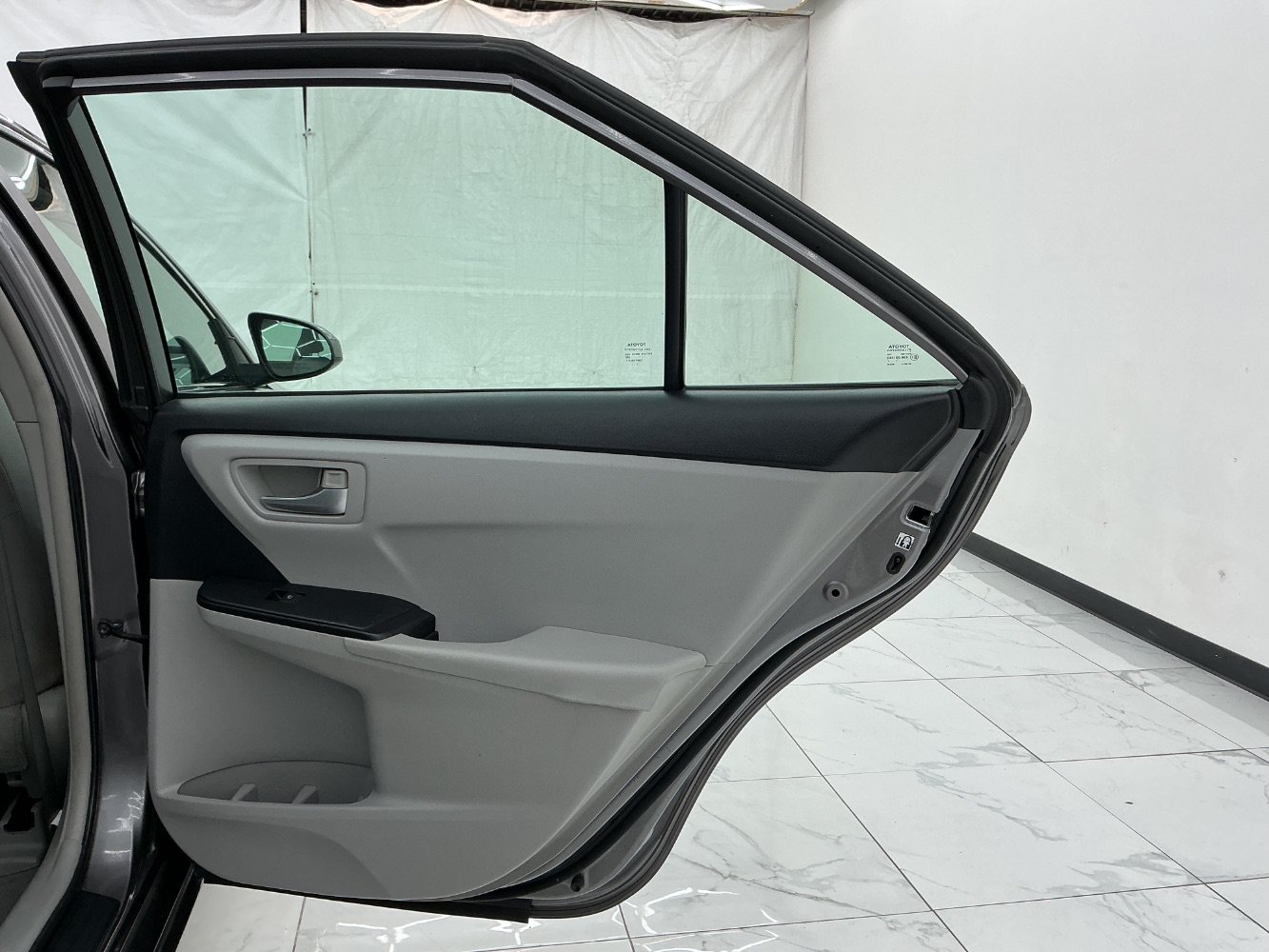 Used 2016 Toyota Camry LE FWD image 25