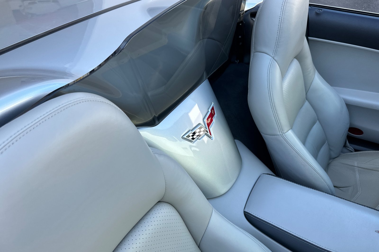 Used 2007 Chevrolet Corvette Convertible w/ Preferred Equipment Group RWD image 18