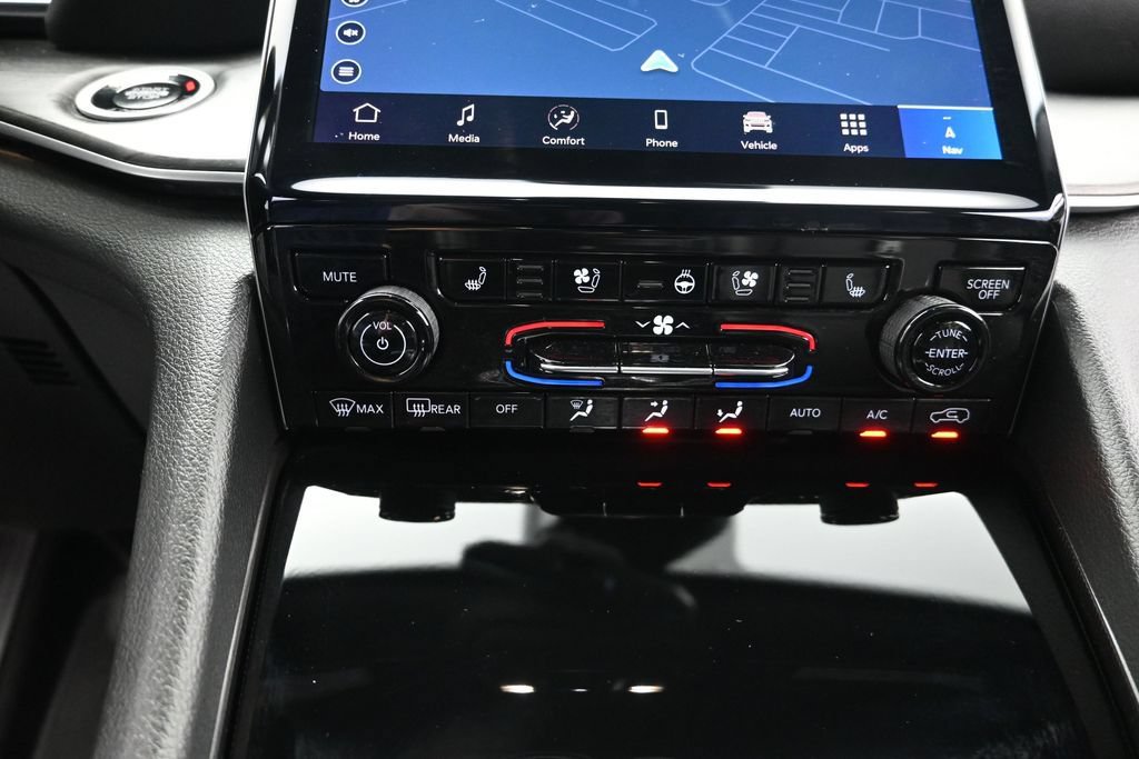 Used 2024 Jeep Grand Cherokee Limited w/ Luxury Tech Group II RWD image 15