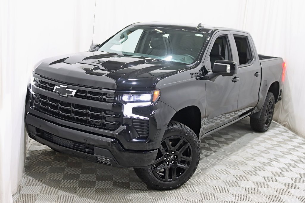 Used 2024 Chevrolet Silverado 1500 LT Trail Boss w/ LT Trail Boss Premium Package AWD/4WD image 5