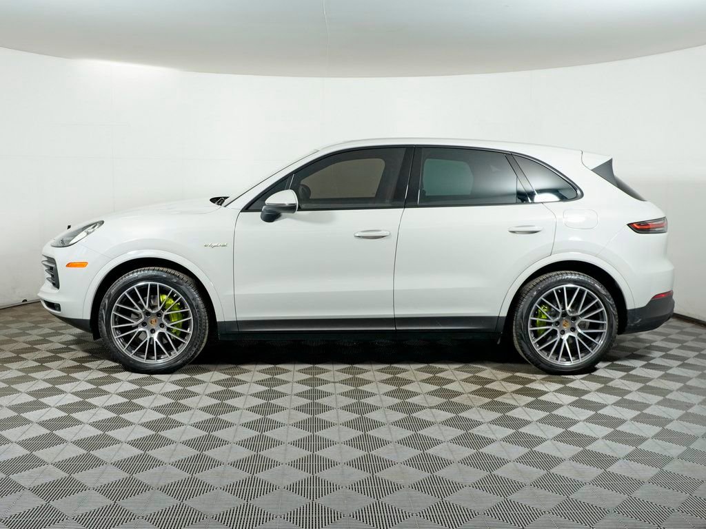 Certified 2022 Porsche Cayenne E-Hybrid image 2