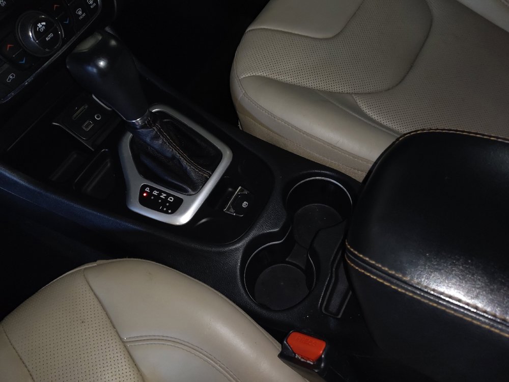 Used 2016 Jeep Cherokee Limited w/ Luxury Group image 26