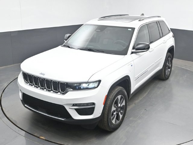 Used 2022 Jeep Grand Cherokee Limited 4xe w/ Luxury Tech Group II AWD/4WD image 15