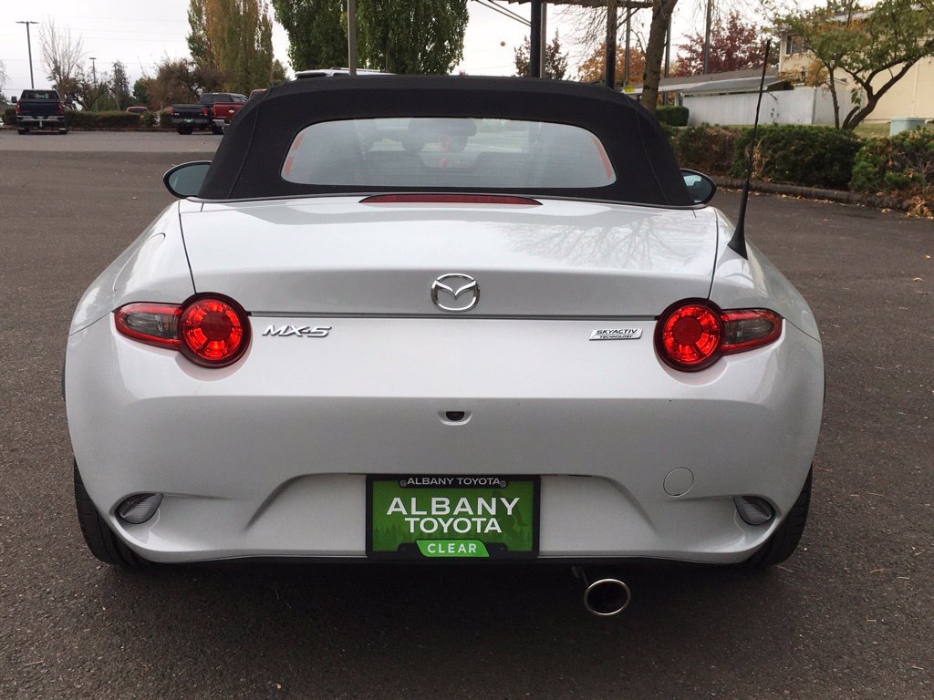 Used 2019 MAZDA MX-5 Miata Sport RWD image 5