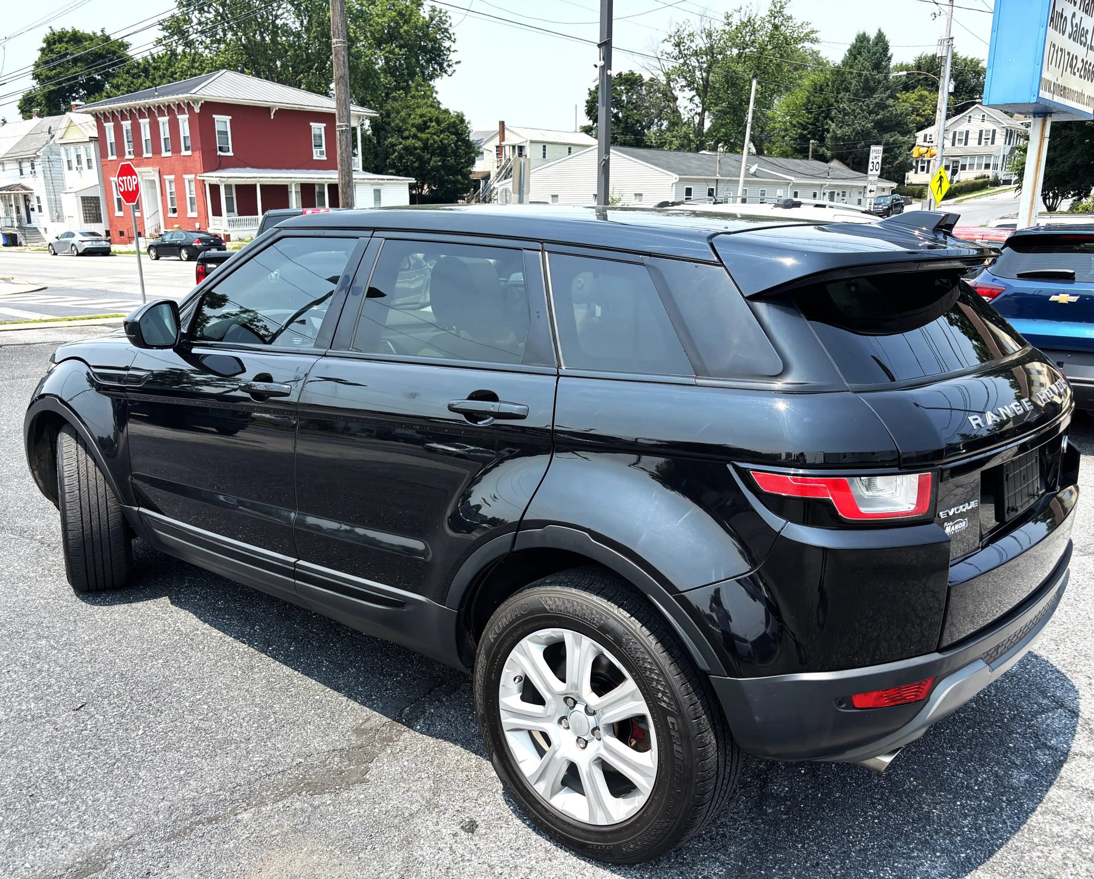 Used 2018 Land Rover Range Rover Evoque SE AWD/4WD image 4