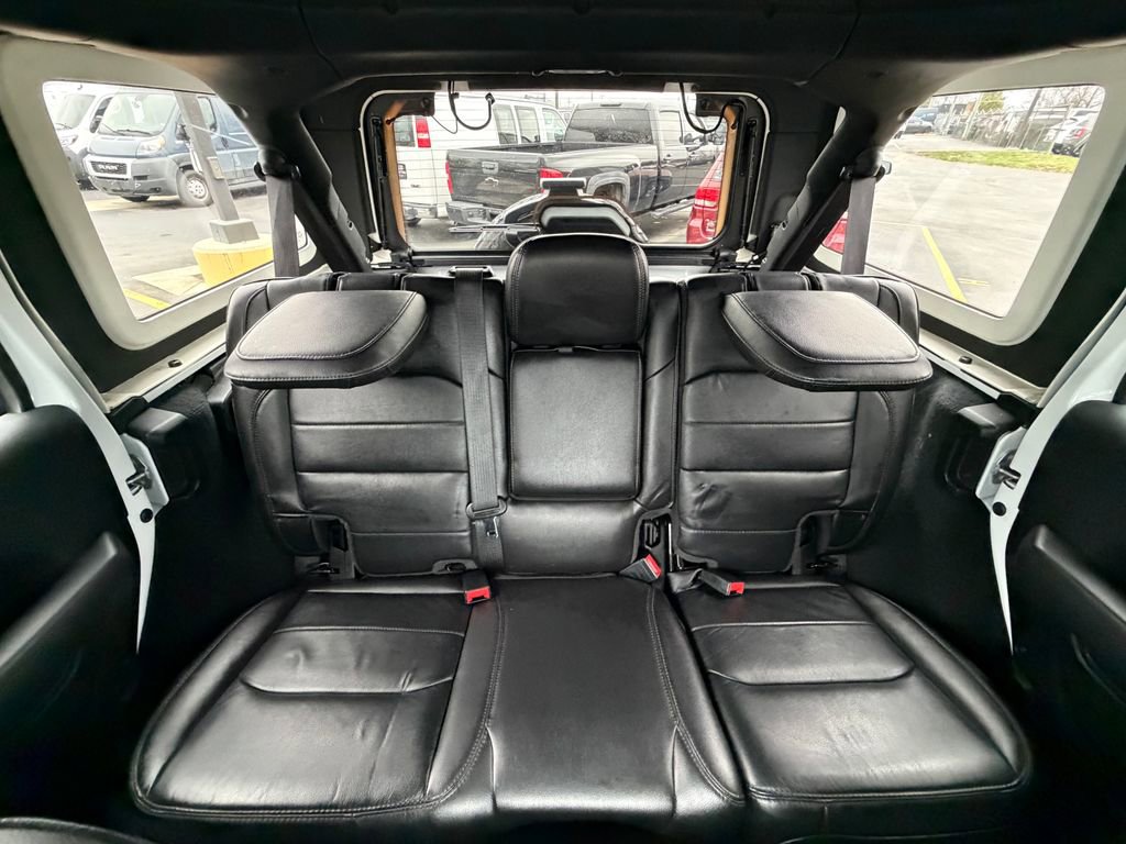 Used 2023 Jeep Wrangler Altitude image 27