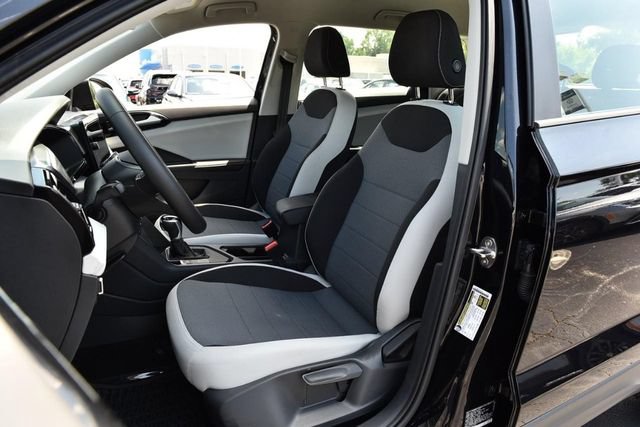 Certified 2025 Volkswagen Taos S FWD image 18