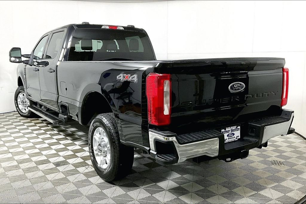 Used 2025 Ford F250 XLT image 11