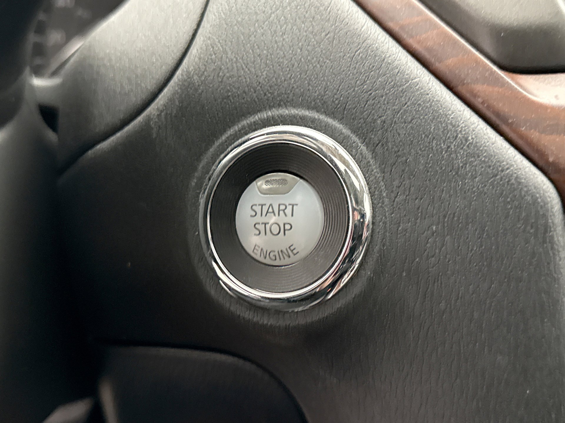 Used 2019 Nissan Pathfinder Platinum image 24