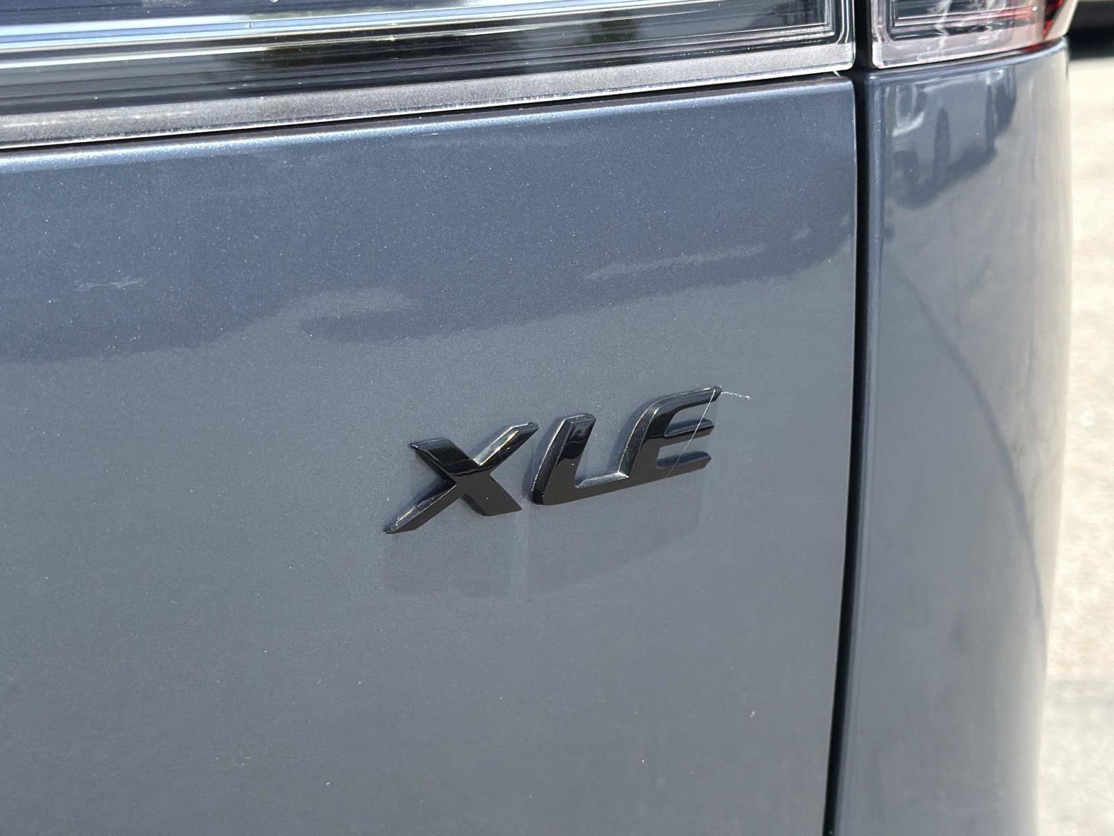 Used 2024 Toyota Corolla Cross XLE w/ Convenience Package FWD image 22