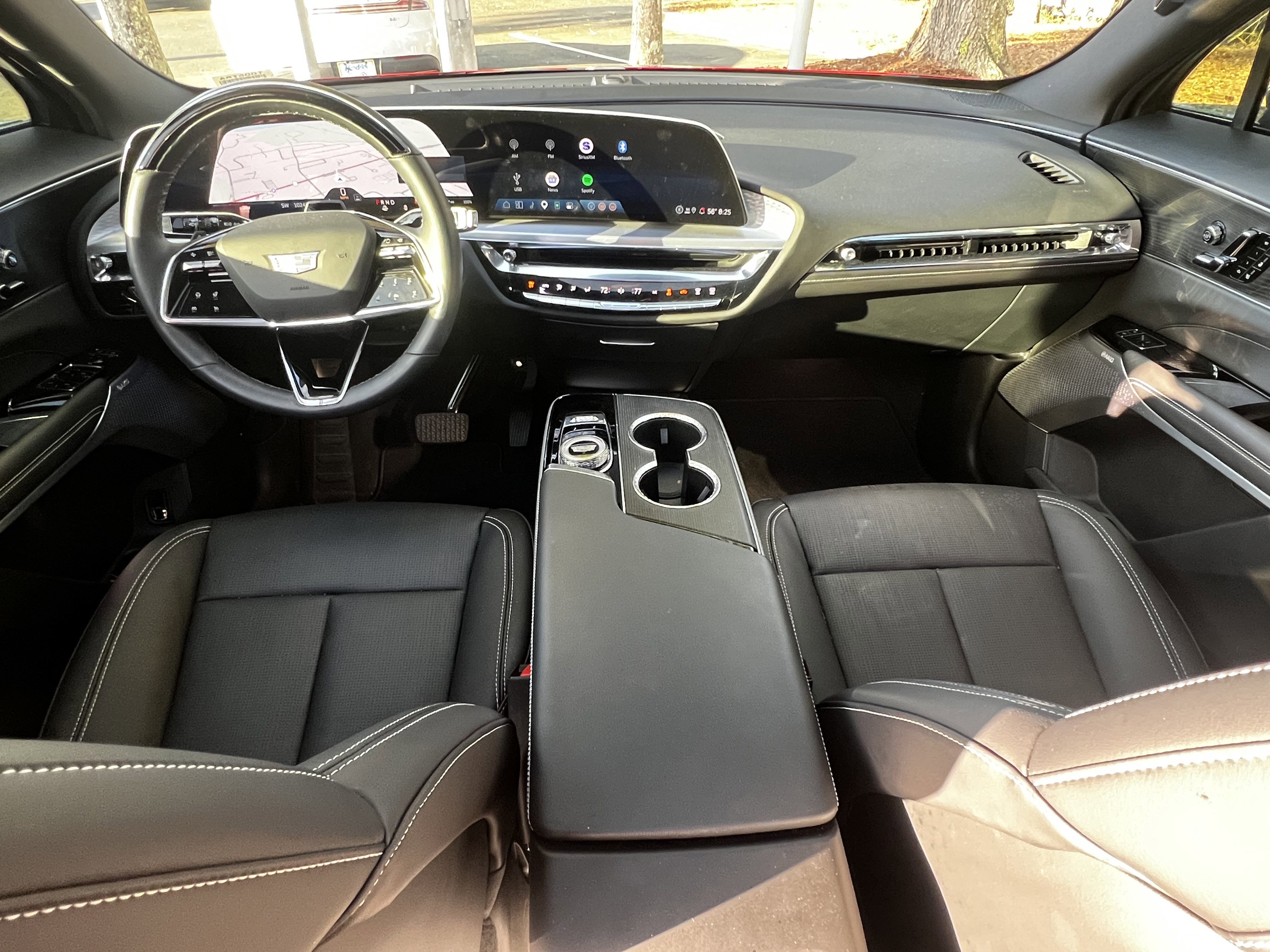 Used 2025 Cadillac Lyriq Sport AWD/4WD image 36