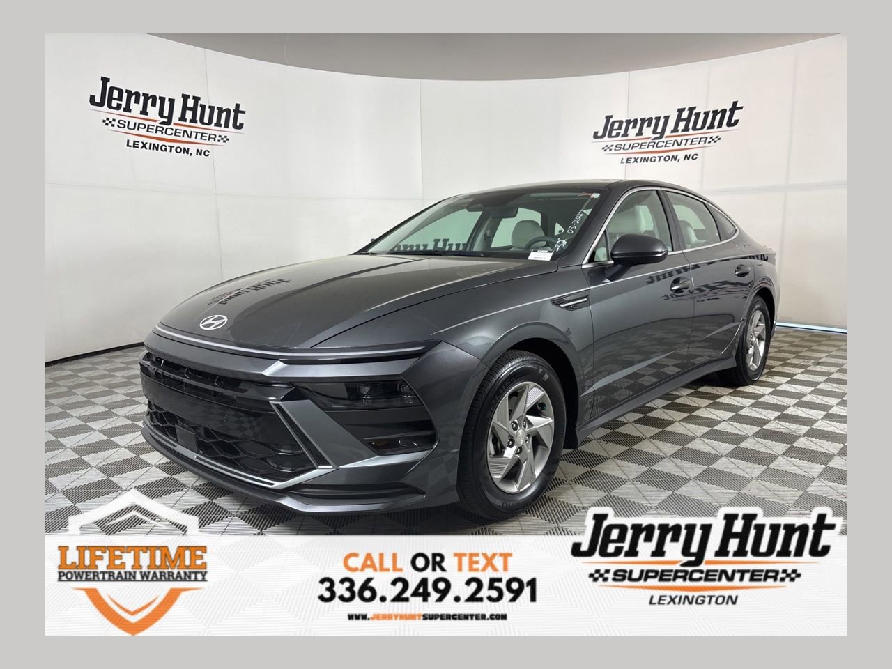 Used 2025 Hyundai Sonata SE image 1