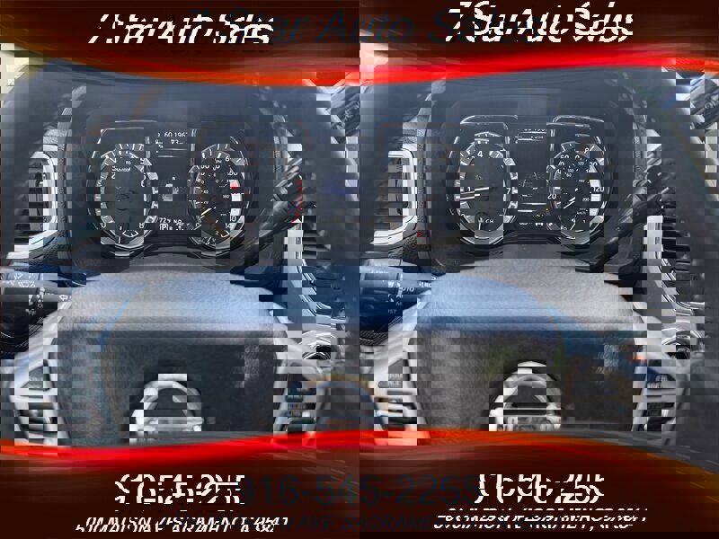 Used 2017 Nissan Titan PRO-4X image 10