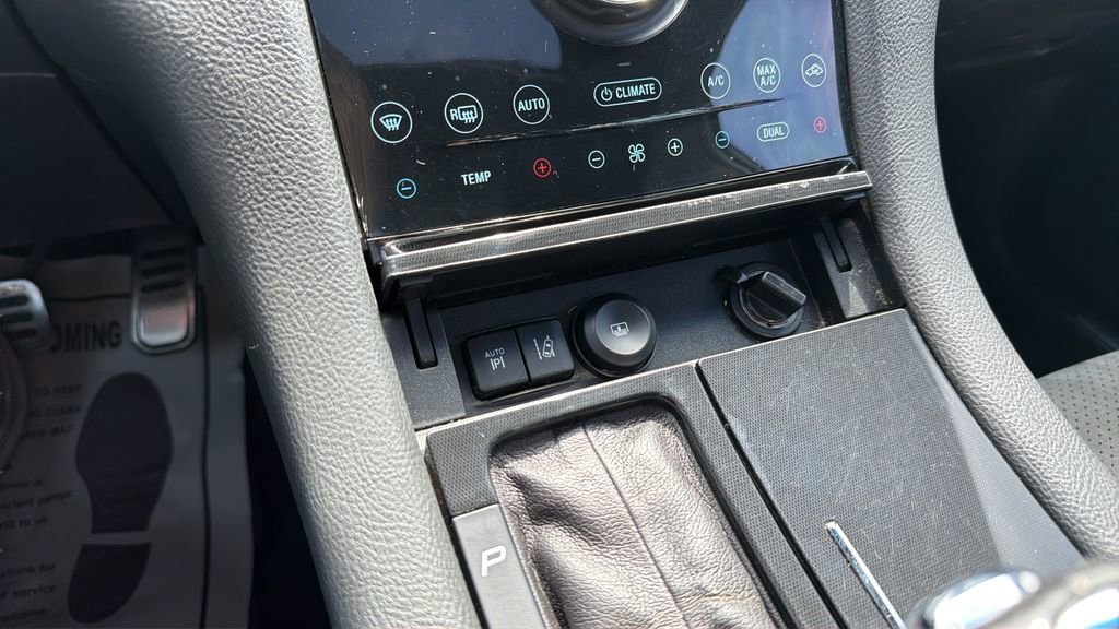 Used 2015 Ford Taurus SHO w/ Technology Package AWD/4WD image 32