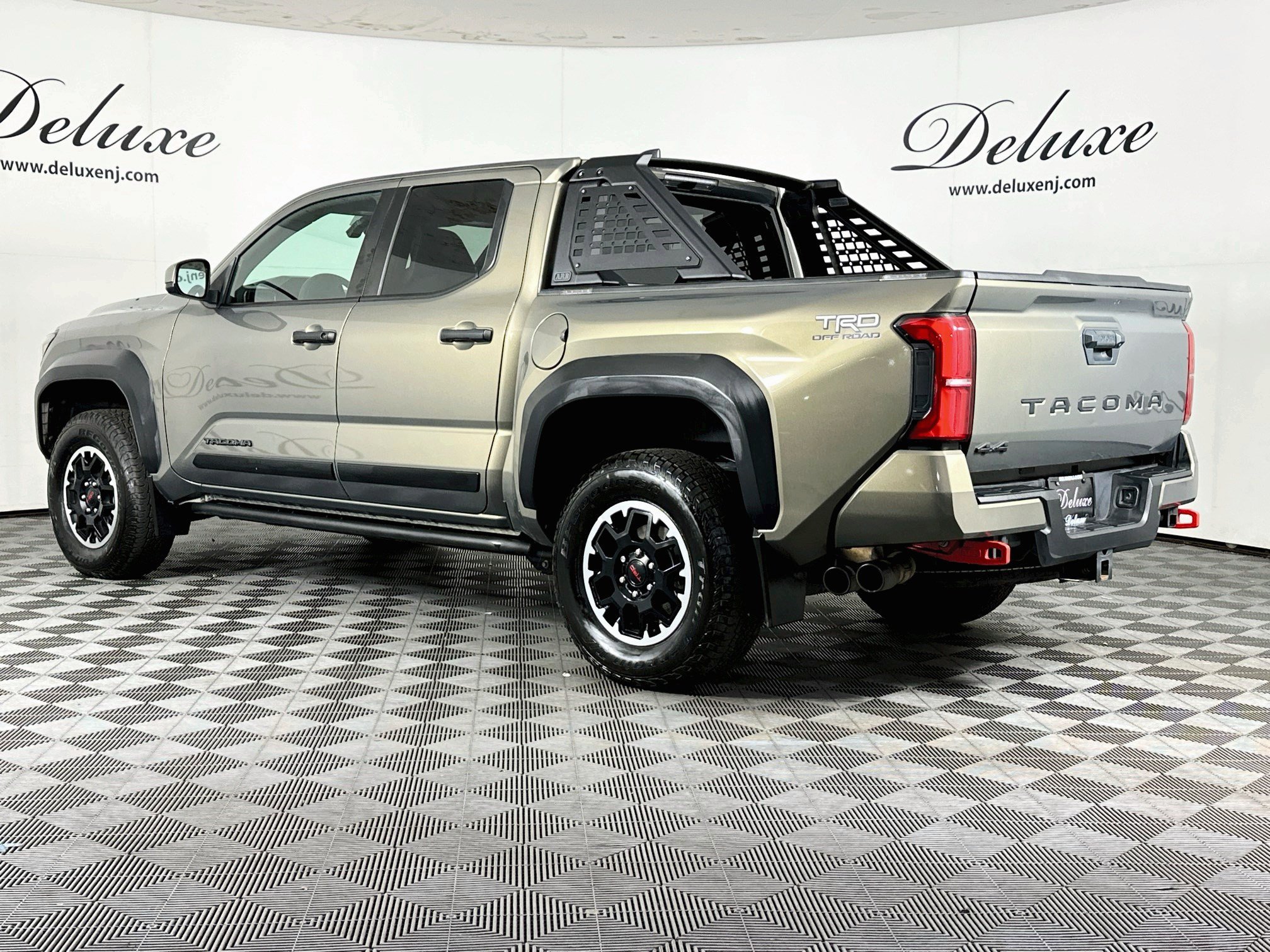 Used 2024 Toyota Tacoma TRD Off-Road AWD/4WD image 4