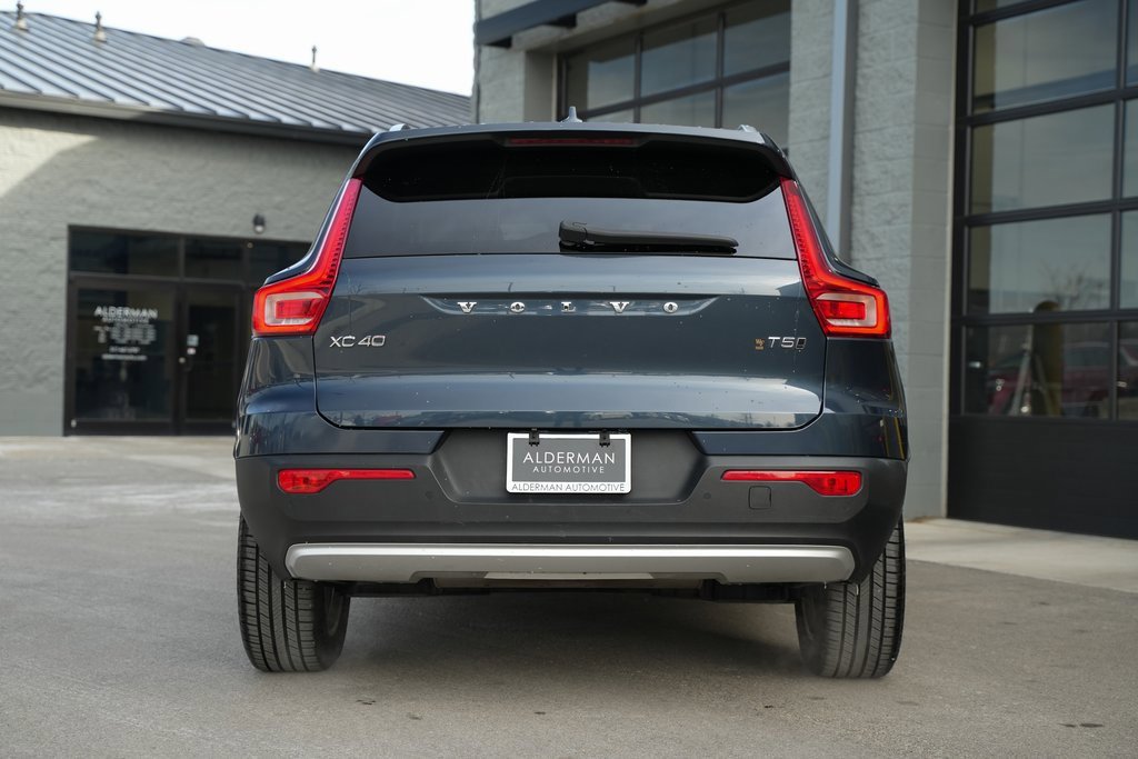 Used 2021 Volvo XC40 T5 Momentum w/ Premium Package image 19