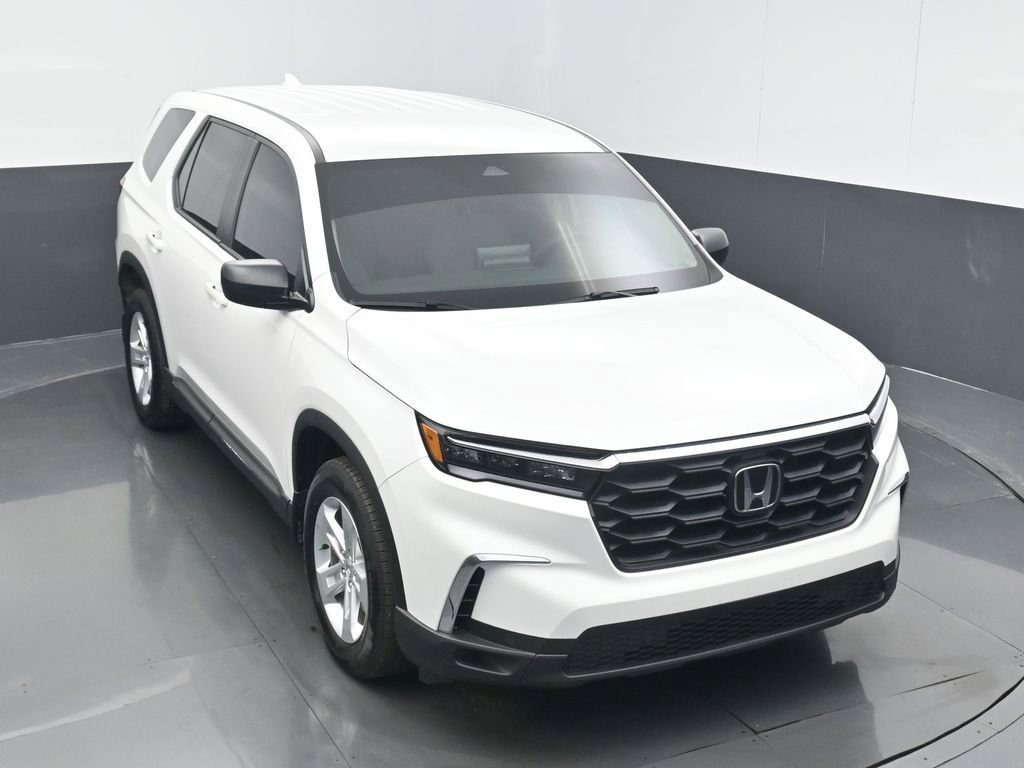 Used 2024 Honda Pilot LX image 3