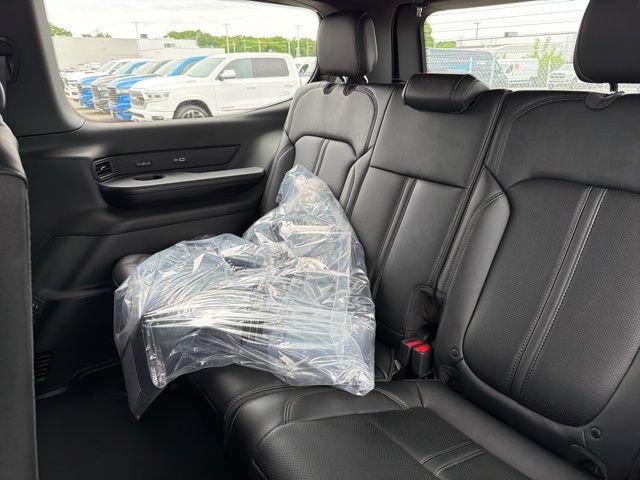 New 2026 Jeep Grand Wagoneer Limited w/ 8-Passenger Seating Package AWD/4WD image 9