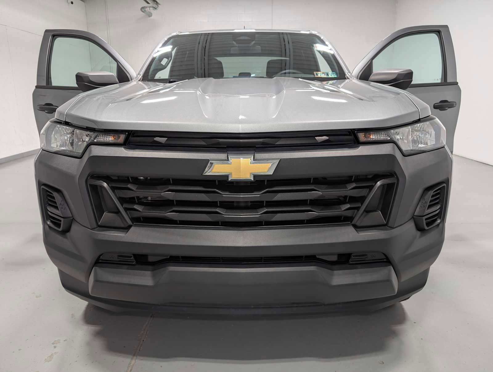 Used 2023 Chevrolet Colorado W/T RWD image 14