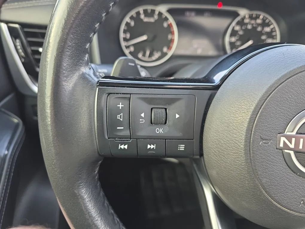 Used 2022 Nissan Rogue SV w/ SV Premium Package image 19