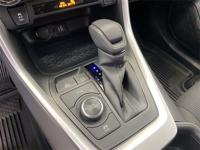 Used 2025 Toyota RAV4 LE image 29