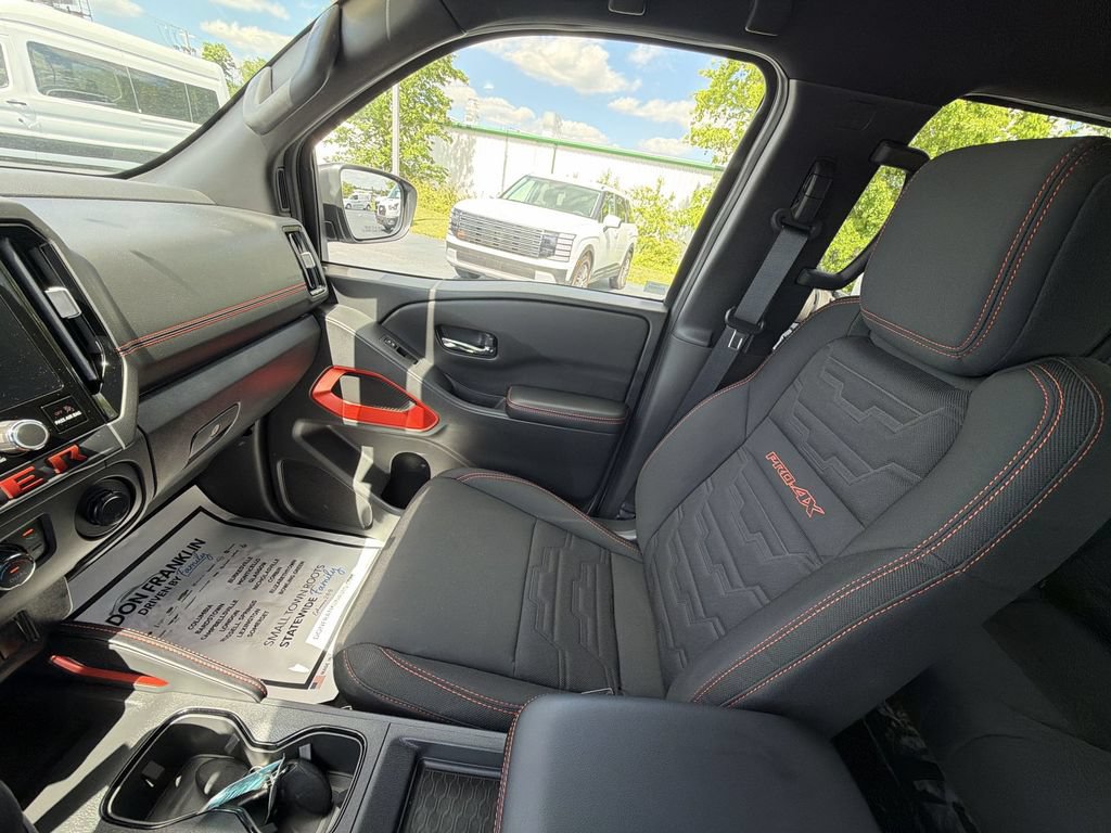 Used 2025 Nissan Frontier PRO-4X AWD/4WD image 13
