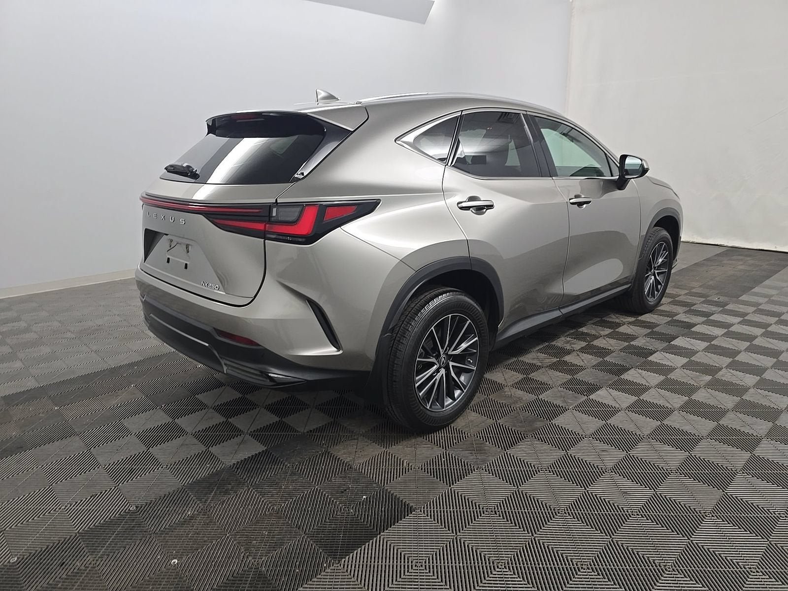 Used 2023 Lexus NX 250 FWD image 4