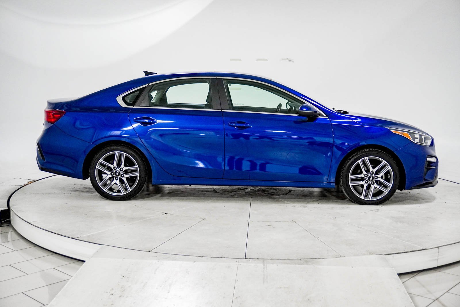 Used 2021 Kia Forte EX image 11