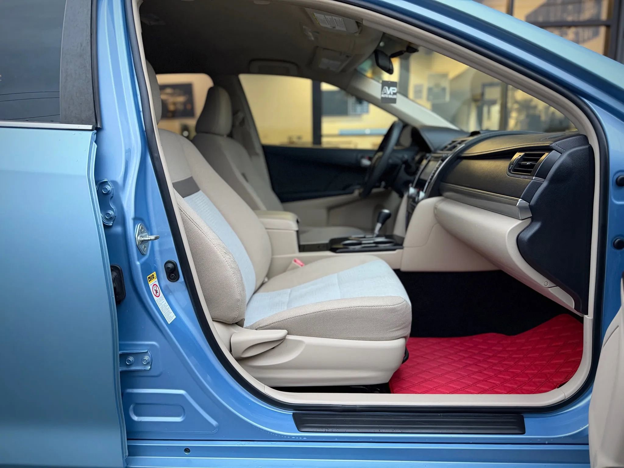 Used 2012 Toyota Camry LE image 17