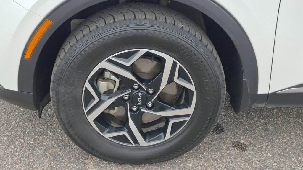 Used 2023 Kia Sportage LX image 18