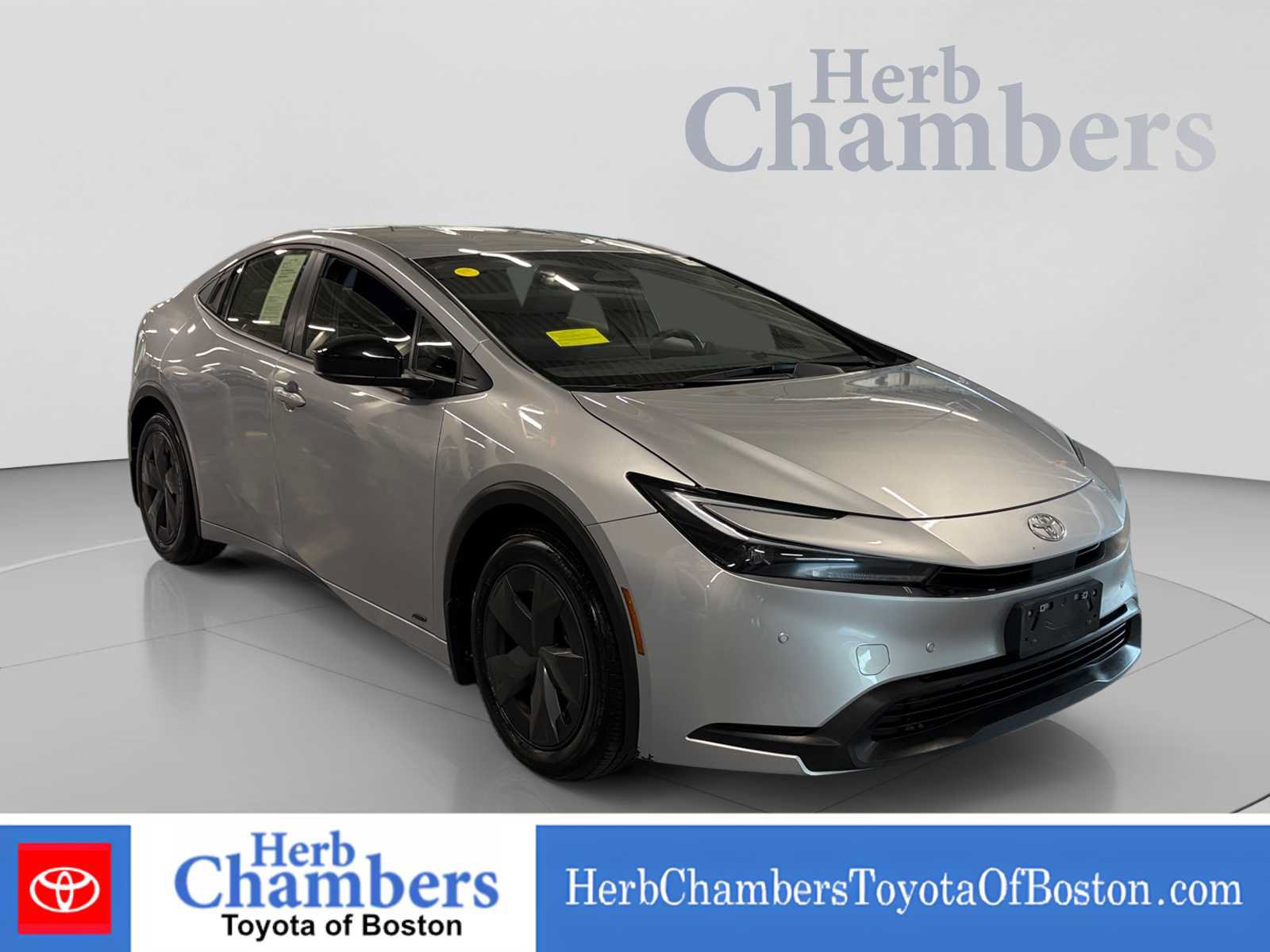 Used 2023 Toyota Prius LE AWD/4WD image 1