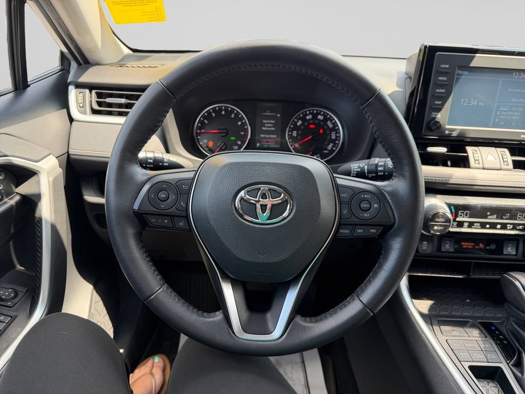 Used 2022 Toyota RAV4 XLE Premium AWD/4WD image 13