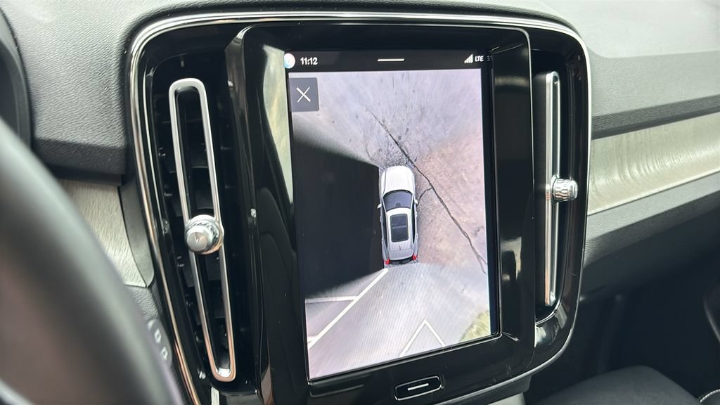 Used 2026 Volvo XC40 B5 Plus AWD/4WD image 19