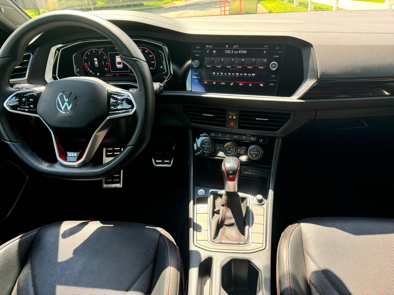 Used 2022 Volkswagen Jetta GLI Autobahn image 40