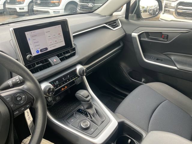 Used 2025 Toyota RAV4 LE AWD/4WD image 11