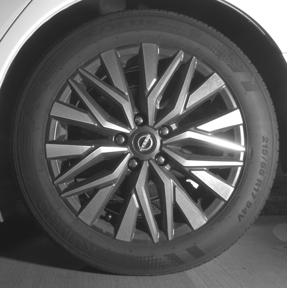 Used 2025 Nissan Altima 2.5 SV FWD image 14