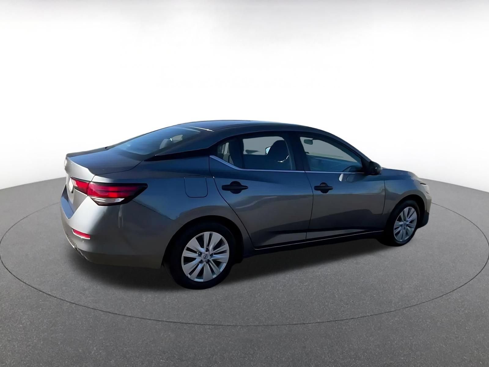 Used 2025 Nissan Sentra S FWD image 14