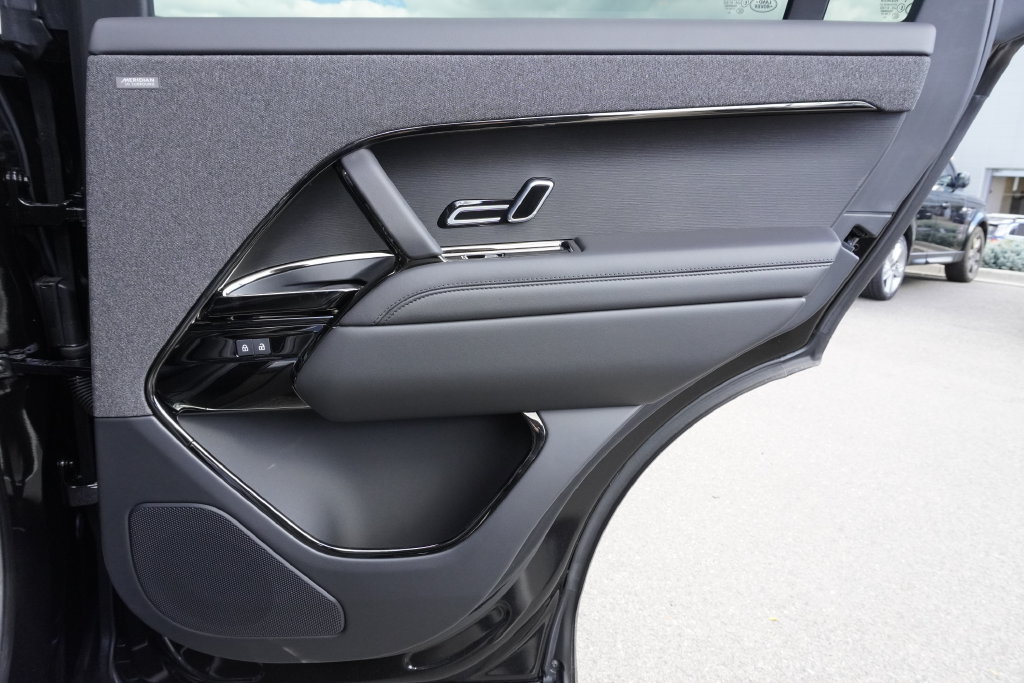 New 2026 Land Rover Range Rover Sport Dynamic SE AWD/4WD image 25