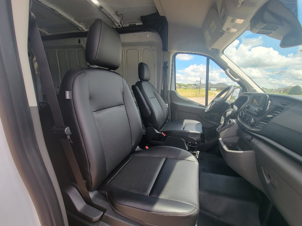 New 2025 Ford Transit 250 148 Medium Roof image 31