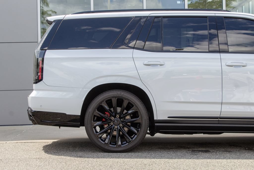 Used 2026 Cadillac Escalade V w/ LPO, ONYX Package AWD/4WD image 6